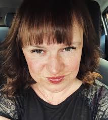 Does anyone else feel like as they get older their friendship circle is  shrinking? This is not a moan, only I can change it. I am nearly 51 and  have four children