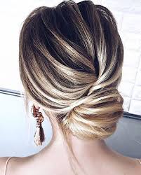 Picture Of An Elegant Hairstyle For Christmas