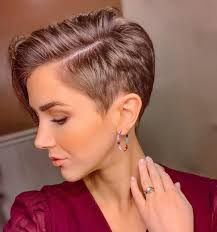 frisuren fur damen frisuren stil haar kurze und lange frisuren idees cheveux courts catalogue de coiffure coupe de cheveux courte