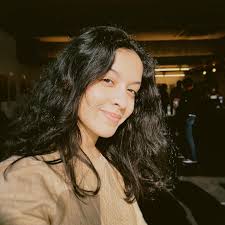 Alicia Rodrigues's Instagram, Twitter & Facebook