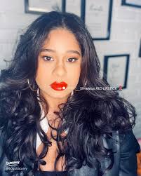 Effortless Bold Lips for a Simple Look