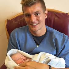 Born 10 june 1959) is an italian professional football manager and former player who manages premier league club everton.5. Toni Kroos Lasst Seine Tochter Amelie In Starnberger Klinik Zur Welt Kommen Fc Bayern