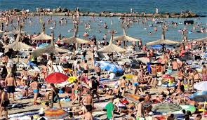 Programul litoralul pentru toţi a fost lansat în urmă cu 18 ani și este susținut de patronatele hoteliere autohtone. FederaÅ£ia Patronatelor Din Turismul Romanesc LanseazÄƒ Programul Litoralul Pentru ToÅ£i Vocea Olteniei