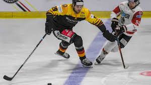 Michael raffl erhält bei der vom „powerplay und dem öehv durchgeführten wahl zum besten österreichischen eishockeyspieler. Eishockey Deutschland Verliert Trotz Doppelpacks Von Leon Draisaitl Gegen Osterreich