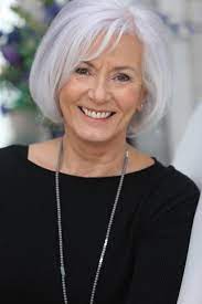 Lesen sie hier, wie sie den prozess bremsen und ihren haaren etwas farbe zurückgeben können. Gray Hair Thick Hair Styles Gorgeous Gray Hair Short Grey Hair