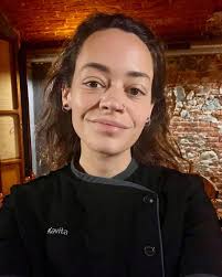 Recently: Toscana alla Liguria in meno 72 ore 1. Lunch with the team al  fresco 2. Giro dopo pranzo 3. Goodbye goodies🍺 💜 4. A wine window. The  wine never came it