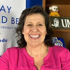 Stacey Emery's Instagram, Twitter & Facebook