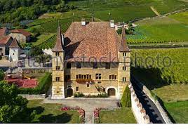 Самые новые твиты от fc cressier (@fccressier): Schloss Cressier Cressier Kanton Neuchatel Schweiz Stockfotografie Alamy