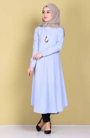 Sefamerve Mavi Renk Kolyeli Tunik Modelleri Moda Tesettur Giyim Moda Moda Stilleri Mavi Renkler