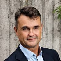 100+ perfiles de «Sträng»