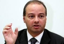 PM's tribute to Sir Simon Milton