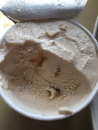 How many people a gallon of ice cream serves depends on how much each person eats. Dairy Free Halo Top Sea Salt Caramel Ice Cream