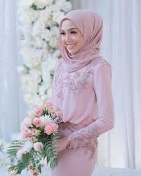 Dengan celana putih dan tulle embroidery blouse tetap memberi kesan formal. 67 Baju Tunang Terkini Ideas Dresses Fashion Nikah Dress