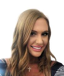 Should a life insurance specialist offer will and living trust packages as  a closing gift to real estate clients in Arizona?