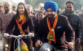 Navjot kaur sidhu is an indian politician and a doctor (gynaecologist). Navjot Kaur Sidhu Wife Of Navjot Sidhu Quits Bjp