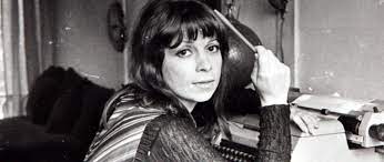 La historia de amor entre la joven alma velasco y el jardinero japonés ichimei conduce al lector por un recorrido a través de diversos escenarios que van desde la polonia de la segunda guerra mundial hasta el san francisco de nuestros días. Isabel Allende Analiza Chile A Sus 76 Anos El Ser Humano Hasta El Final De Sus Dias Necesita Sentirse Util Emol Com