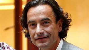 Douglas Roos säljer bloggportal