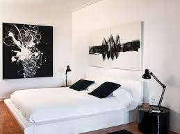 Kamar tidur kecil klasik minimalis. Desain Kamar Tidur Hitam Putih Yang Elegan Dan Minimalis