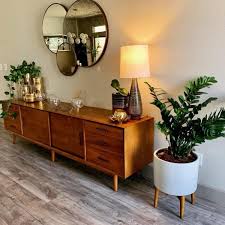 Be it a game night with friends or binging a tv show on a weekend, everybody loves watching tv. Westelm Mid Century Modern Living Room Home Living Room Home Decor