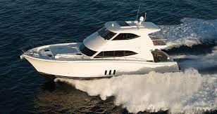 El transporte marítimo es un medio para trasladar pasajeros y/o carga, y se desarrolla a través del mar. Maritimo M64 Power Motoryacht
