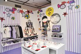 Shop anna sui on beautylish! Anna Sui And Marc Jacobs Collaborate For A Fun Limited Edition Collection Luxurylaunches