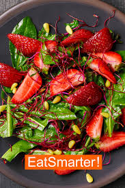 Lowenzahnsalat Mit Erdbeeren Rezept In 2020 Lowenzahnsalat Rezepte Gefullte Paprikaschoten