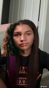 Unveiling Zendaya's Doppelganger: The Euphoria Connection