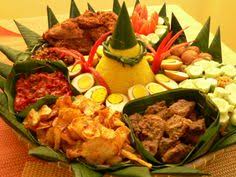 Ingin membuat tumpeng ulang tahun terlihat lebih cantik dan menawan tentunya anda harus tahu tentang cara menghias tumpeng ulang tahun yang baik dan benar. 16 Ide Nasi Tumpeng Murah Surabaya Sidoarjo Catering Nasi Resep Masakan Indonesia