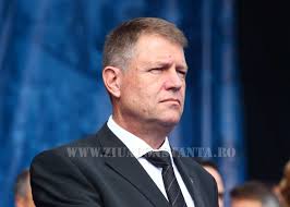 La şureanu există asistenţă salvamont la baza pârtiilor, şcoală de schi & snowboard, centre de închirieri schiuri & plăci, restaurante şi unităţi de cazare. Klaus Iohannis La Schi PreÈ™edintele A FÄƒcut Poze Cu TuriÈ™tii Pe Varf De Munte