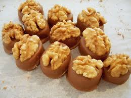 Walnuss Marzipan Pralinen Von Dustylin Chefkoch Rezept Pralinen Selber Machen Rezept Pralinen Rezepte Marzipanpralinen