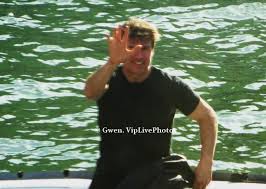 Sans sa tête d'affiche, le tournage de mission impossible 6 est suspendu. Mission Impossible 6 Fallout Le Trailer Officiel En Details Et Les Photos Du Tournage Viplivephotos Over Blog Com