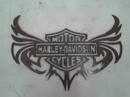 Een wandbord voor de harley davidson liefhebber. 1 8 Inch Metal Laser Cut Sign Sculpture 18 X 12 Harley Davidson Apparel Accessories Toys K Bid