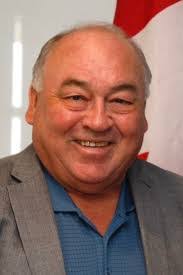 Robert Mcleod's Instagram, Twitter & Facebook