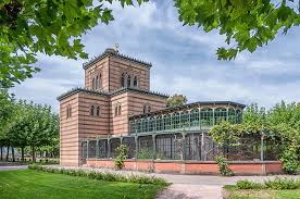 You can bring a picnic to help you enjoy the beautiful moorish gardens throughout the park. Stuttgart Wilhelma Fotos Botanischer Garten