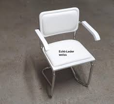 Für die einen ist ein stuhl aus leder in erster linie ein sitzmöbel. Bauhaus Stil Tisch Und Stuhl Dresden