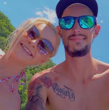 Who provides good car window tinting services in the Tri-Cities area?