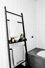 Le Porte Serviette En 40 Photos D Idees Pour Votre Salle De Bain Archzine Fr Salle De Bain Minimaliste Renovation Salle De Bain Et Deco Salle De Bain
