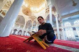 Jika anda sudah memahami mengenai tanda baca dan. Membaca Alquran Tapi Tak Tahu Artinya Lanjutkan Inilahkoran Com