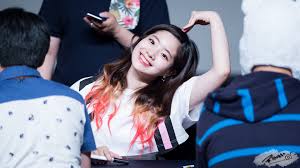 Tumblr is a place to express yourself, discover yourself, and bond over the stuff you love. Kim Dahyun Hd Wallpaper 71767 Asiachan Kpop Image Board