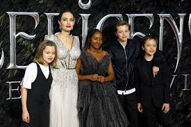 Zu dieser zeit war monroe neben mary pickford und ida lupino die. Keine Gute Mutter Angelia Jolie Zweifelte Fruher An Sich Promiflash De