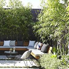 Grand Vis A Vis Dans Le Jardin Comment Amenager Des Petits Coins A L Abri Des Regards En 2020 Decoration Mur Exterieur Jardin Decoration Mur Exterieur Vivre Dehors