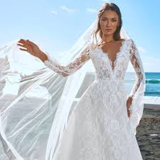 La chaise cesca est disponible avec ou sa. Pagina Iniziale Pronovias Leading Global Luxury Bridal Brand