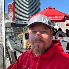 Dane Macdonald's Instagram, Twitter & Facebook