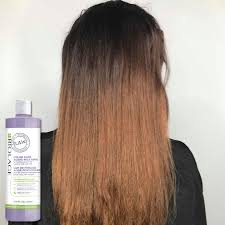 Secchezza, fragilità e doppie punte. Capelli Danneggiati Cause E Rimedi Dimmelo Con Un Taglio