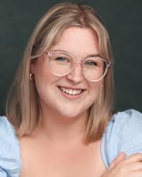 Alyssa Donahue's Instagram, Twitter & Facebook