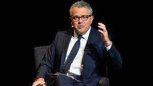 Jeffrey toobin became the talk of the internet yesterday, when the world learned that the high profile legal writer and tv analyst had been suspended by the new yorker after he exposed himself during. Gbgymkrboskgam