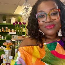 Mary Willinger's Instagram, Twitter & Facebook