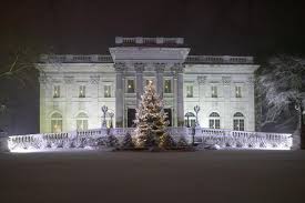 America S Most Historic Holiday Home Tours Mansions Marble House Christmas In England