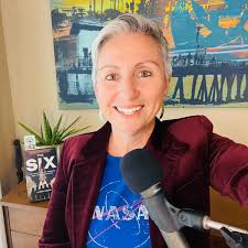 Literary Aviatrix (@LiteraryAv8rix)