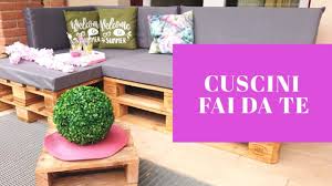 ✔ sostenibilità nel design d'arredo questo cuscino può essere abbinato agli altri modelli eco elements per realizzare, con l' ausilio di appositi bancali/pallet, un comodo divano in stile. Cuscini Economici Per Divanetto In Pallets Youtube